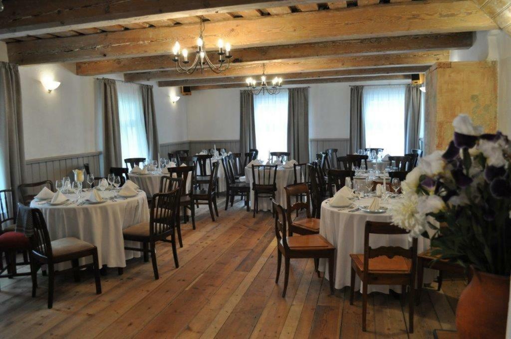 Meke Hotel Mustkalni Luaran gambar