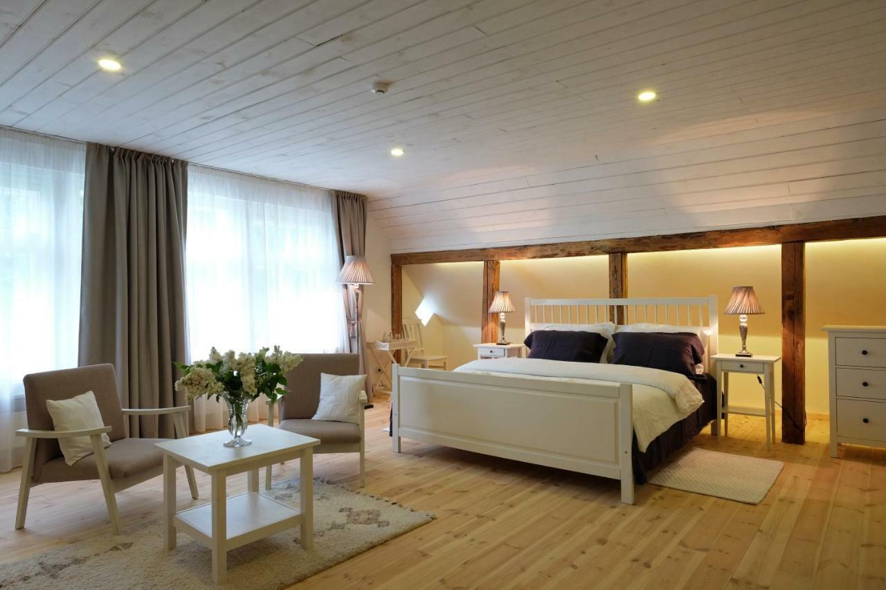 Meke Hotel Mustkalni Luaran gambar