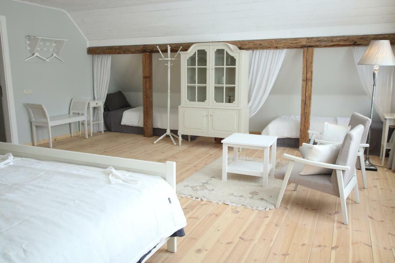 Meke Hotel Mustkalni Luaran gambar
